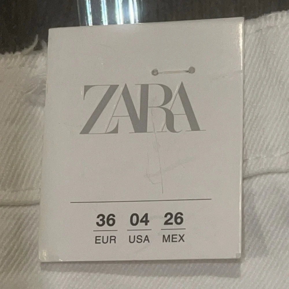 NWT Zara Hi-Rise White Distressed Denim Shorts Size 4 - Picture 14 of 14